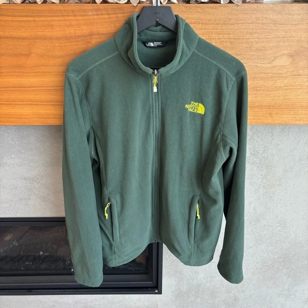 THE NORTH FACE MEN’S GREEN FLEECE, SIZE M